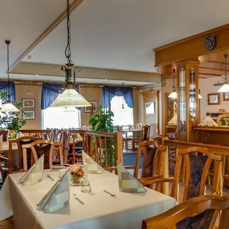 Zur Burg Gmbh Hotel