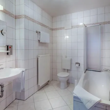 Zur Burg Gmbh 3* Burg Stargard