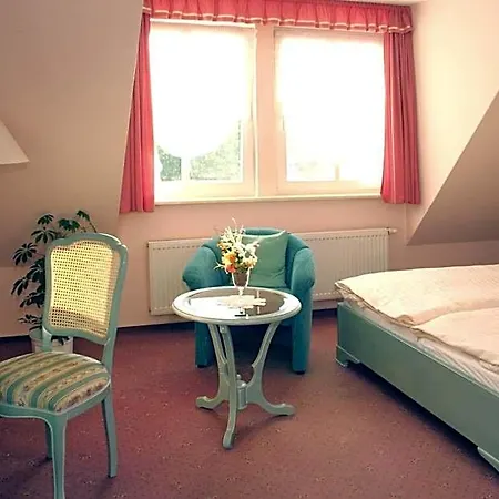 Zur Burg Gmbh فندق 3*