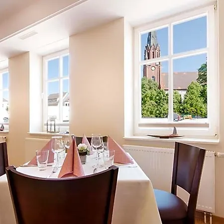 Hotell Zur Burg Gmbh Burg Stargard