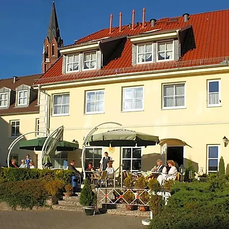 فندق Zur Burg Gmbh Burg Stargard
