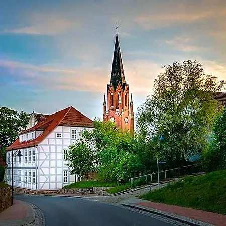 Hotell Zur Burg Gmbh