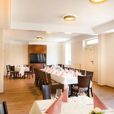 Zur Burg Gmbh Burg Stargard