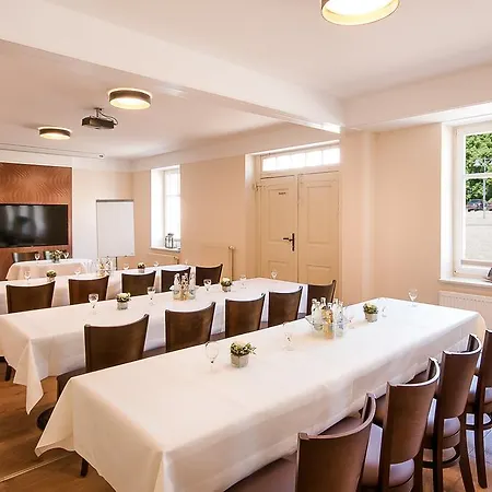 Hotell Zur Burg Gmbh Burg Stargard