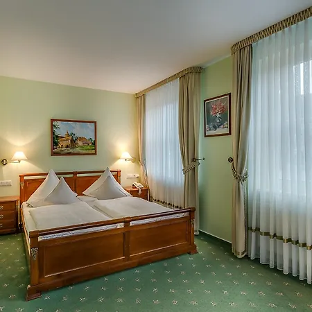 Zur Burg Gmbh