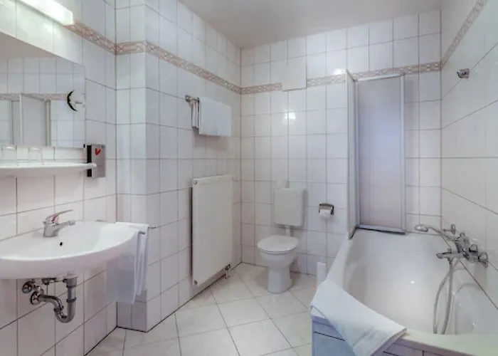 Zur Burg 3* Burg Stargard