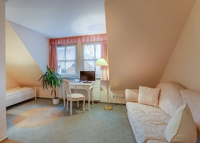 Zur Burg Hotel 3*