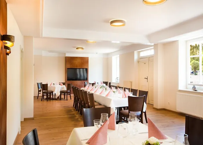 Zur Burg Burg Stargard