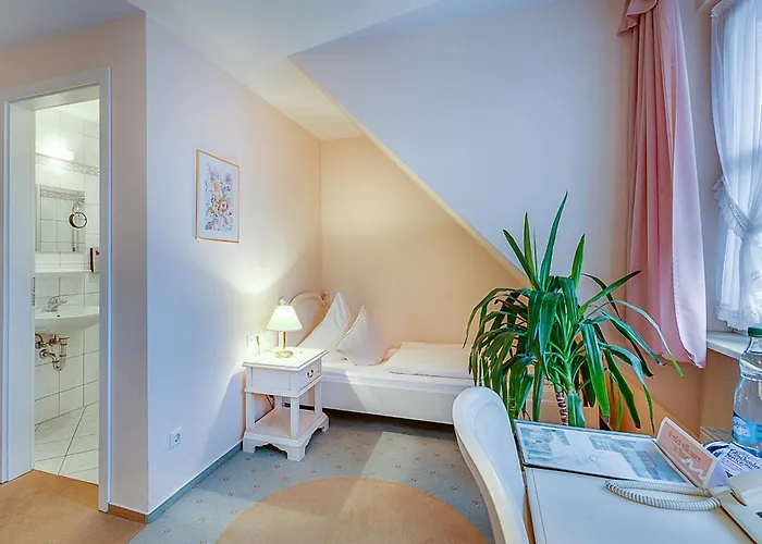 Zur Burg 3* Burg Stargard